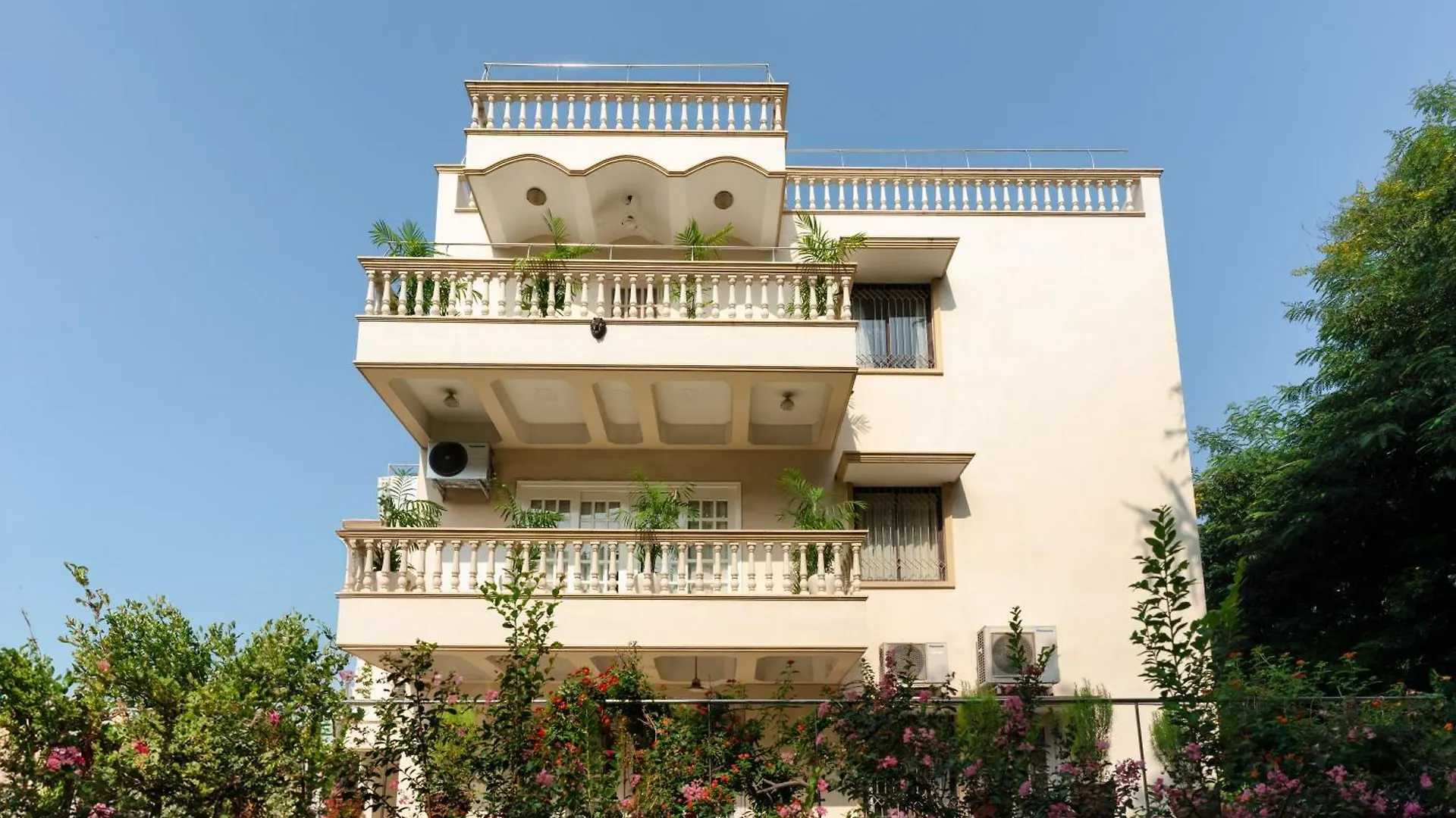 Livistay - A Luxury Homestay Gurgaon India